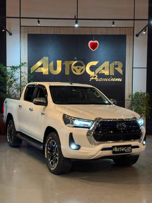TOYOTA HILUX 2.8 D-4D TURBO DIESEL CD SRX 4X4 AUTOMÁTICO